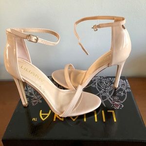 NIB nude heels size 7